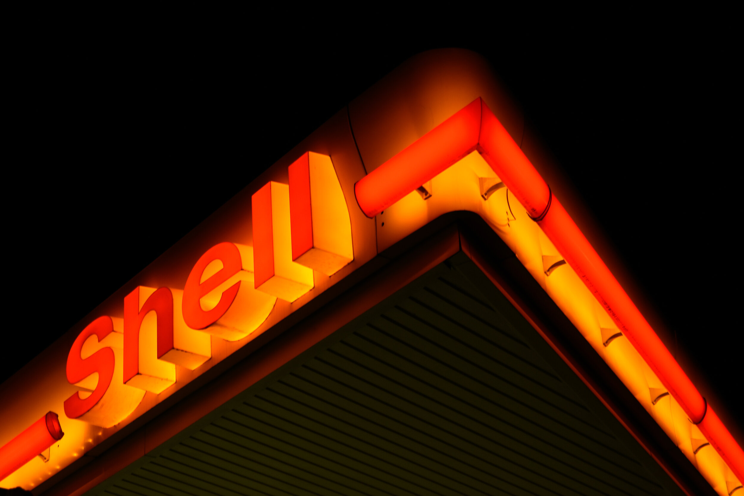 Shell unveils plans to become net-zero carbon company by 2050